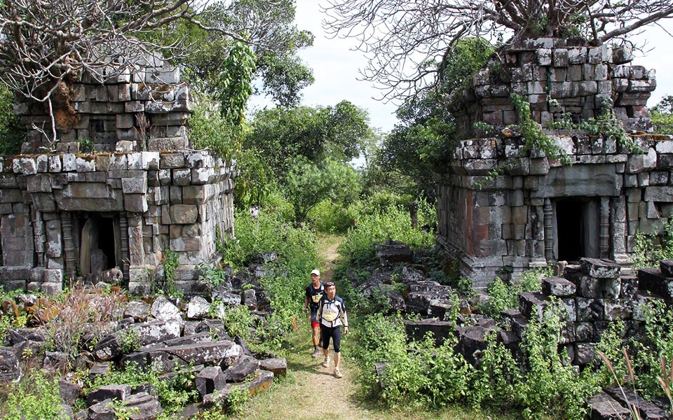 Cambodia The Ancient Khmer Path 2014: Race 220 KM of Unspoiled Nature and Wildlife in Cambodia