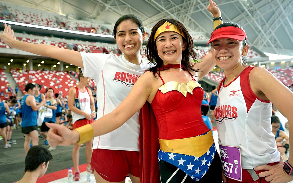 Straits Times Run at the Hub 2014: Over 20,000 Runners Were First to Finish at the Brand-New Singapore Sports Hub!