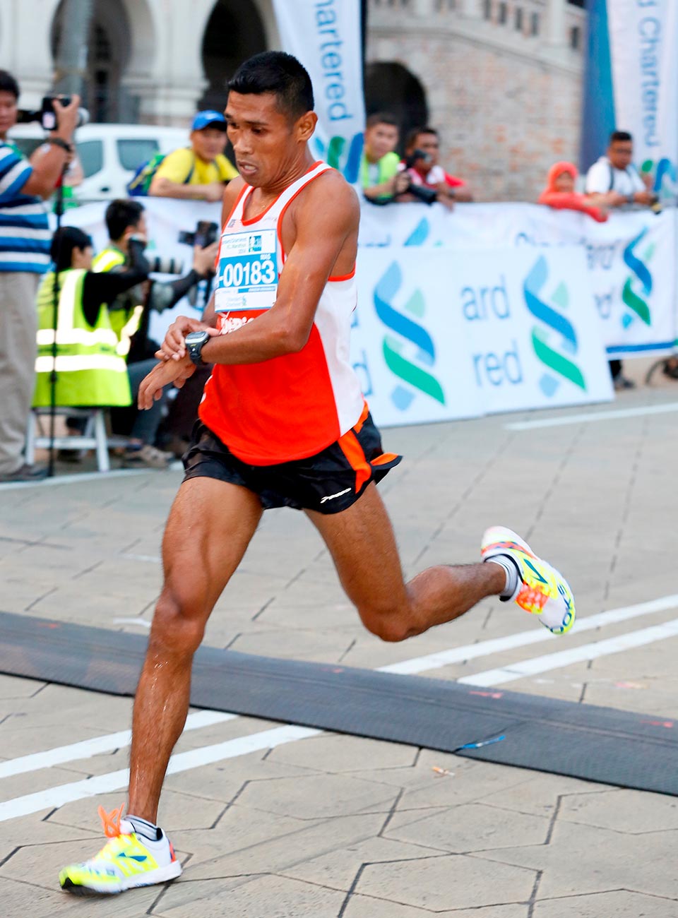 Standard Chartered KL Marathon 2014: Over 35,000 Runners Gave Kuala Lumpur a Great Reason to Cheer!