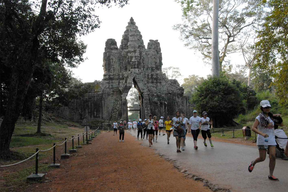 Angkor Wat International Half Marathon 2015: Giving Courage and Hope in Cambodia