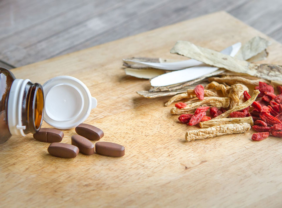 How to Treat Your Running Injury: Traditional Chinese or Western Medicine?