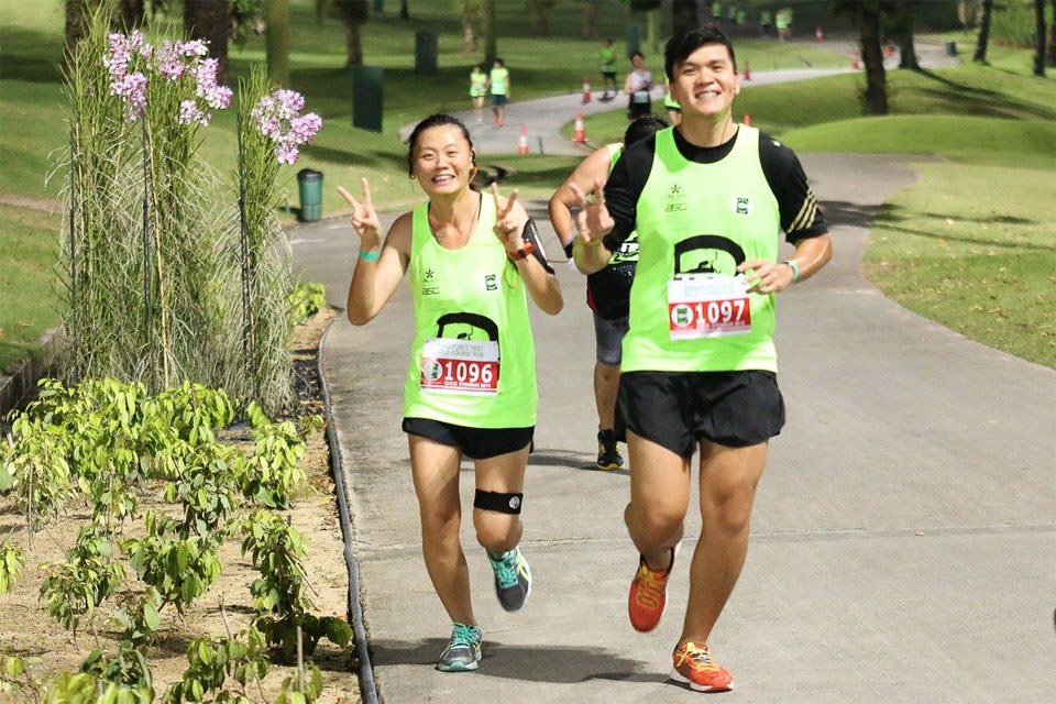 No Golf Balls Required at Singapore’s Debut Night Course Run