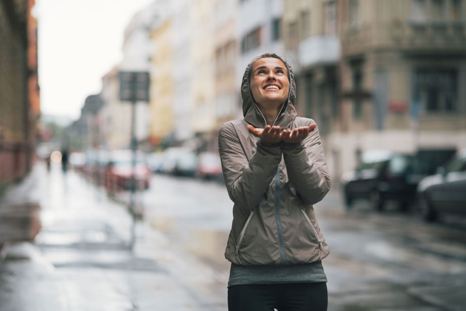 12 Crazy Tips for Everyone Who Loves to Run in the Rain!