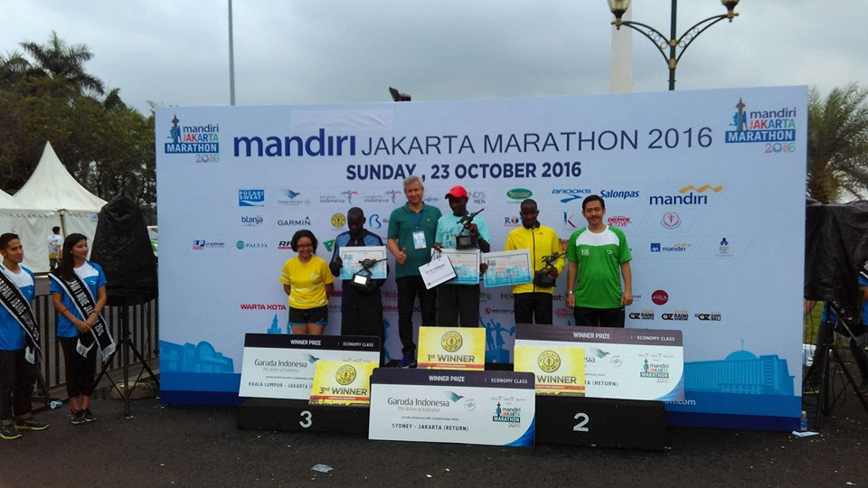 Jakarta Marathon 2016: Rain Could Not Deter 16,000 Runners to Race to the Finish Line
