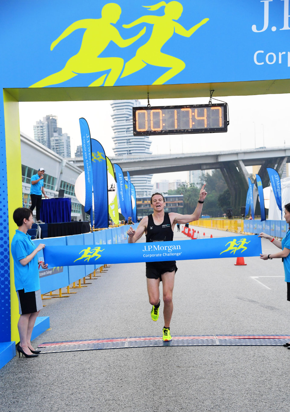 J.P. Morgan Corporate Challenge 2017 Flagged Off More Than 14,000 Runners from Civic District