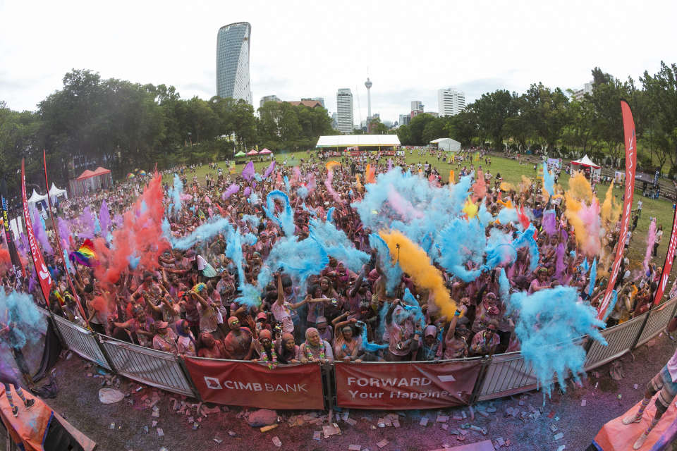 The CIMB Color Run 2017 Excites 13,000 Runners in Kuala Lumpur