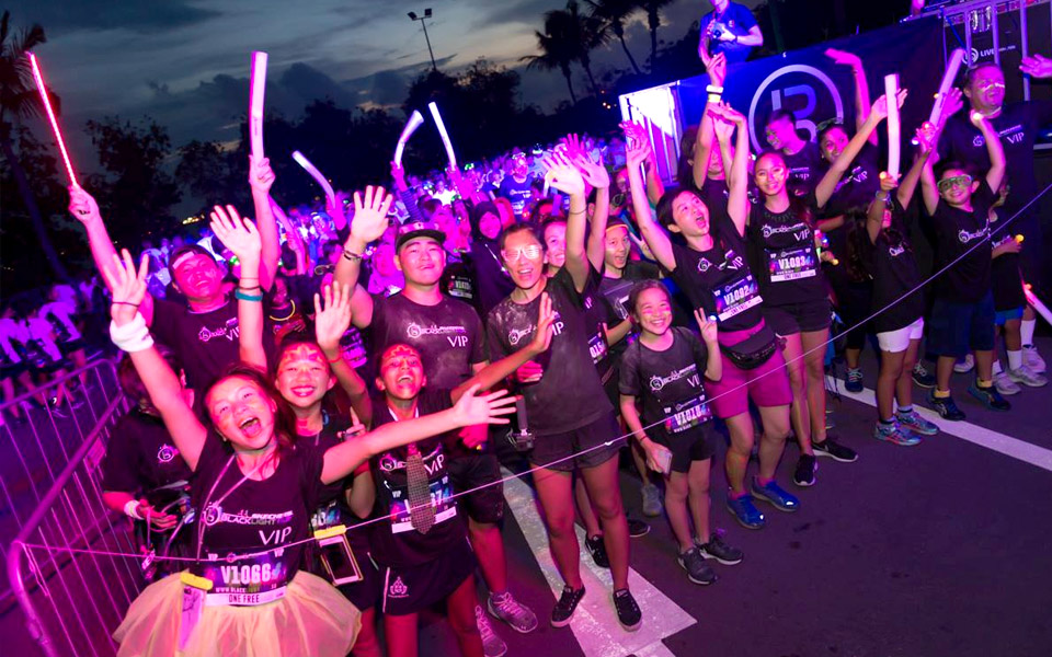 Skechers Blacklight Run 2017: Will You Get Your Glow On?