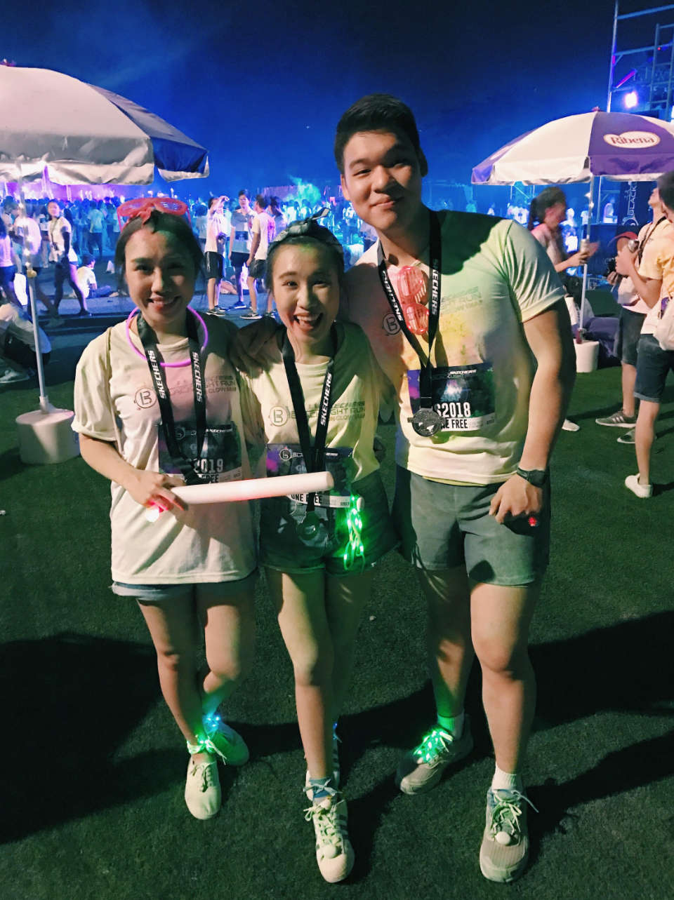 Skechers-Blacklight-Run-2017-Race-Review-We-Had-A-Glowing-Good-Time-6