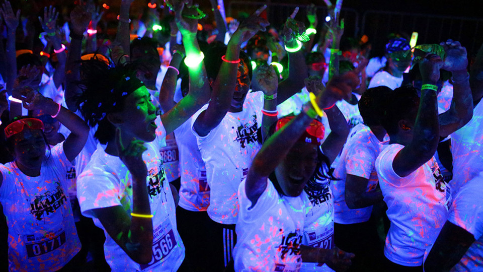 ILLUMI RUN 2013 Delights 10,000 Runners With Fun Vibes