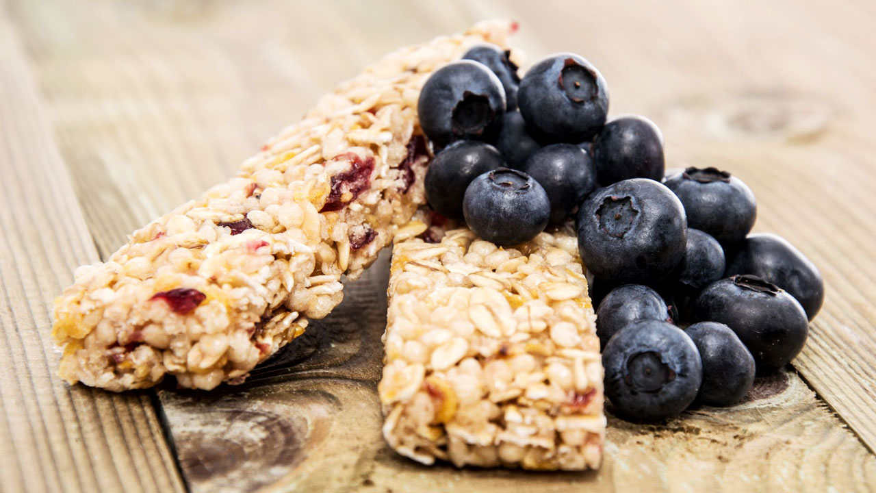 The Fitness Grocer: Nutritional Convenience, Positive Snacking