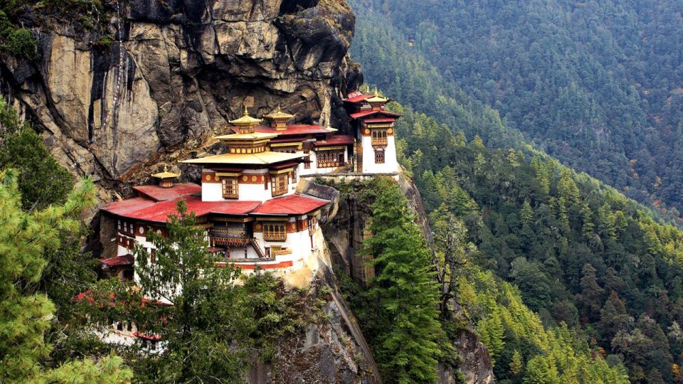 Bhutan – The Last Secret: Run 200km Over 6 Stages at One of the Happiest Places in the World
