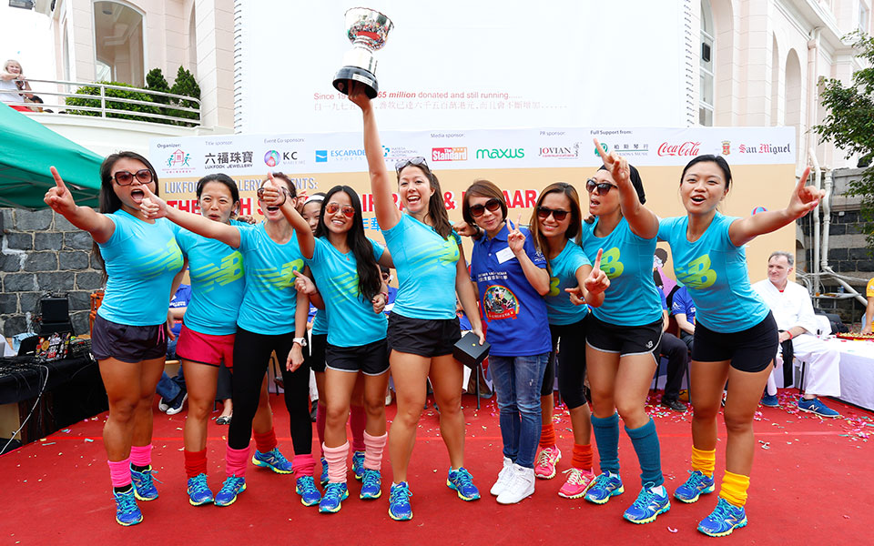 2015 Sedan Chair Race: Team Up and Bear the Weight of Those in Need