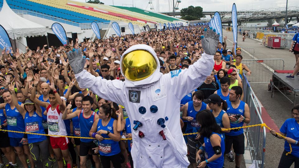 Fly Me to The Moon: The Pocari Sweat Run 2016